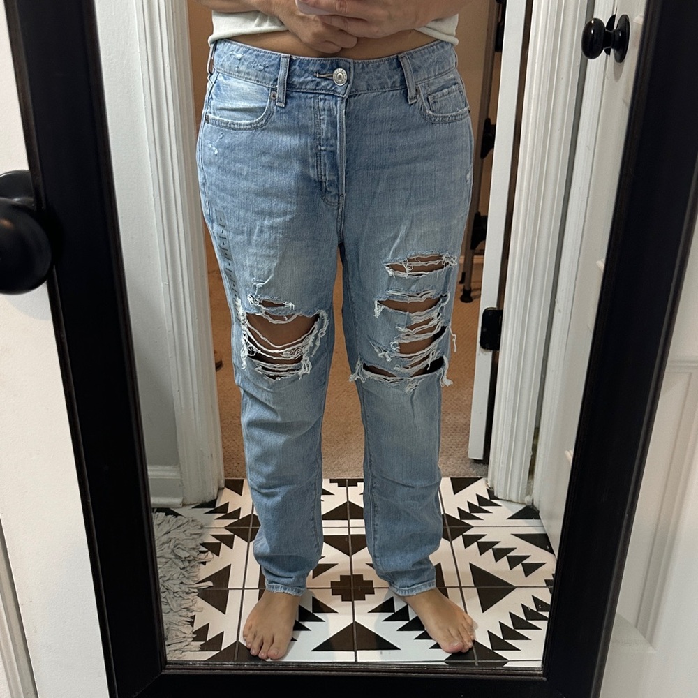 American Eagle Outfitters Distressed Boyfriend Jeans 4 Regular Tomgirl